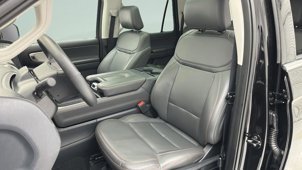 Used 2025 Ford Expedition Max Active AWD/4WD image 15