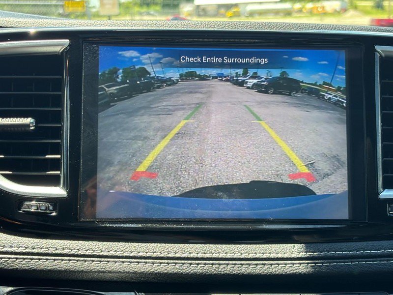 Used 2026 Chrysler Pacifica Limited FWD image 24
