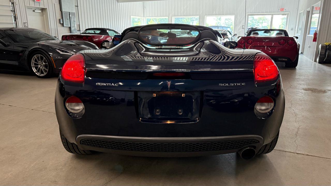 Used 2006 Pontiac Solstice Convertible w/ Premium Package RWD image 8