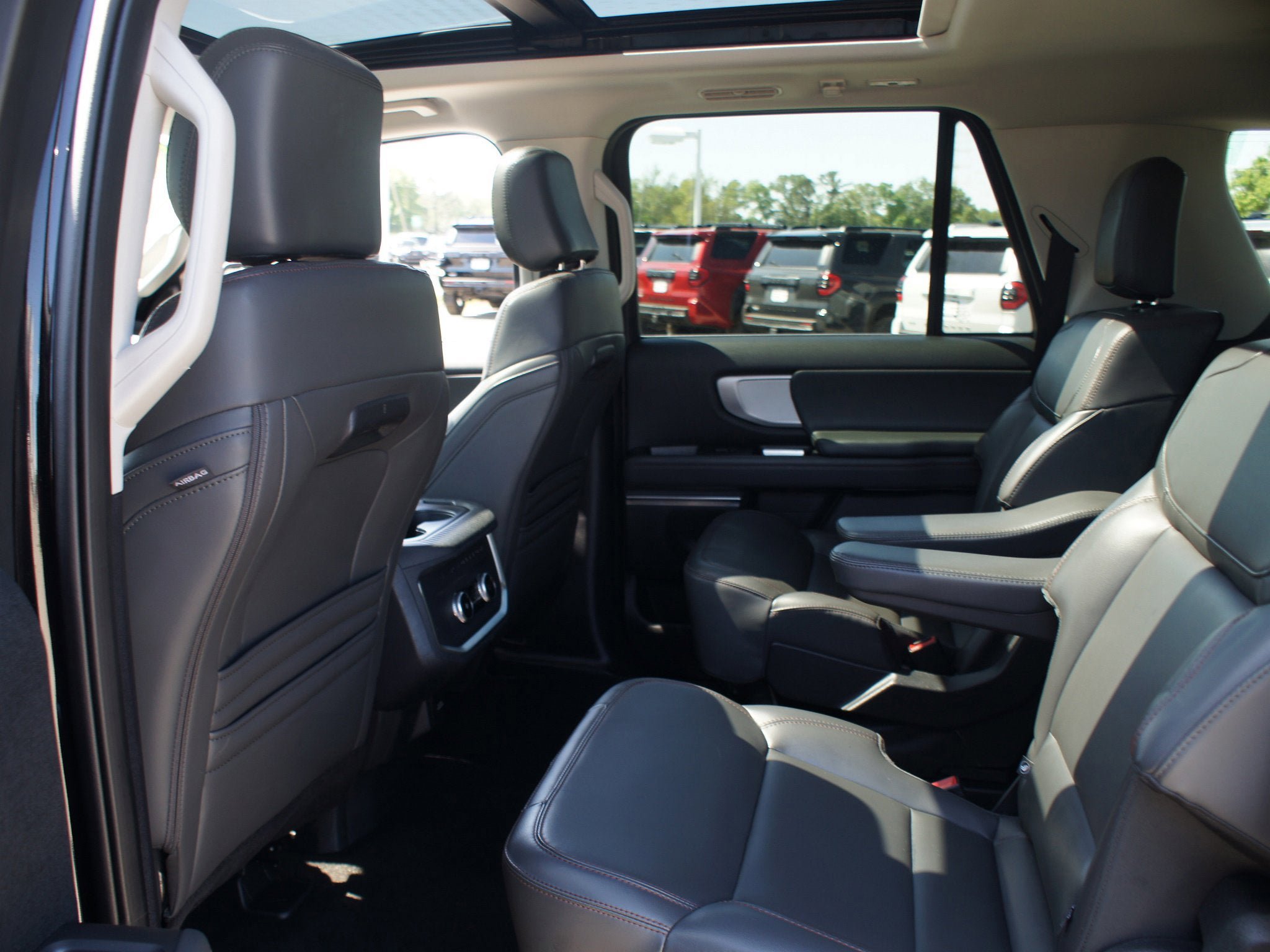 Used 2025 Ford Expedition Max Active AWD/4WD image 16
