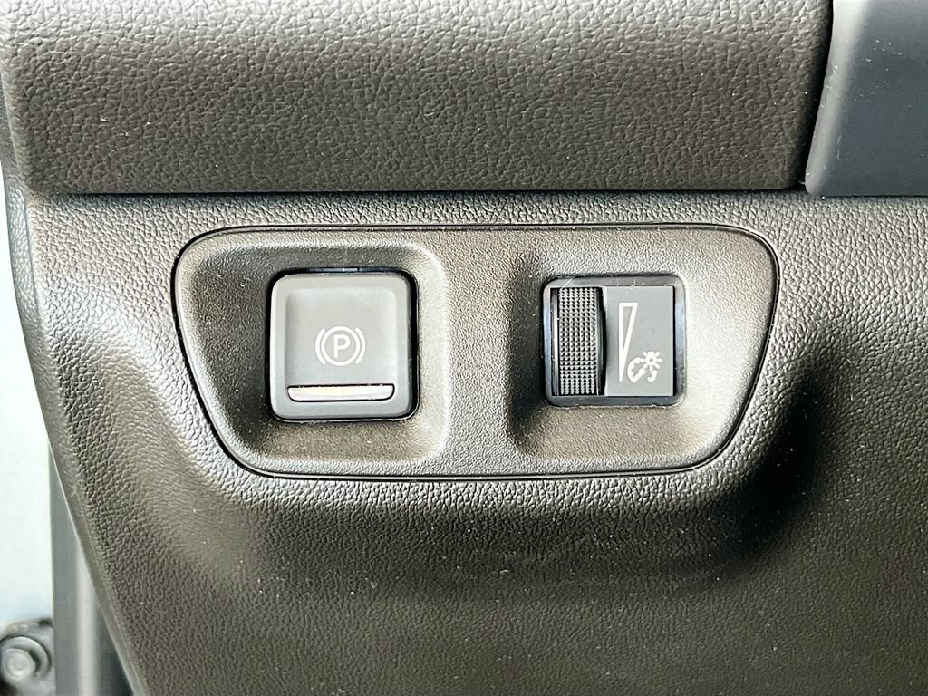 Used 2023 GMC Acadia SLE w/ Driver Convenience Package FWD image 10