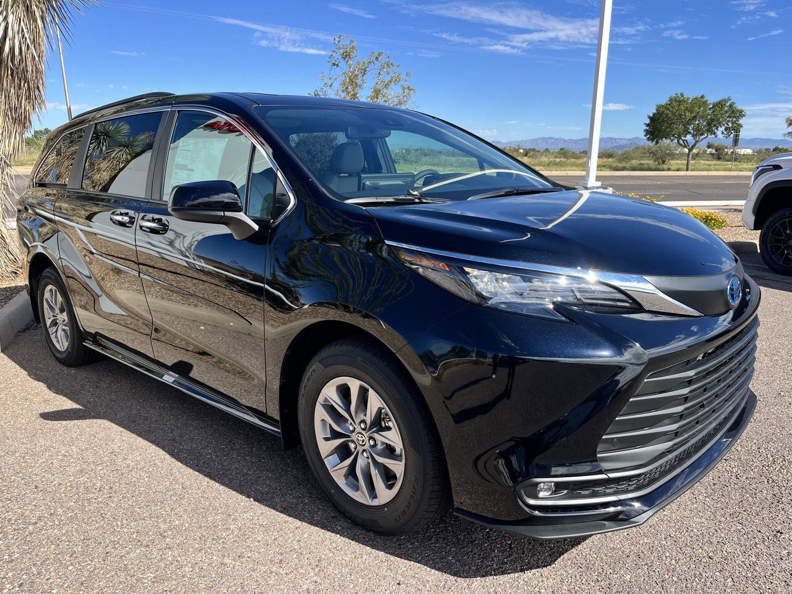 New 2025 Toyota Sienna XLE image 10