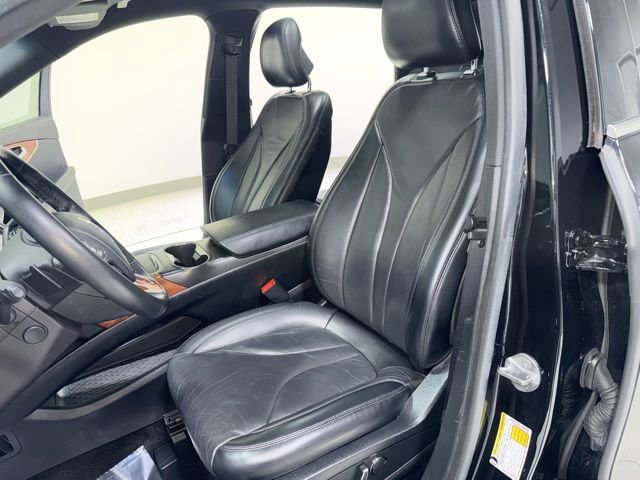 Used 2018 Lincoln MKX Reserve w/ Driver Assistance Package image 16