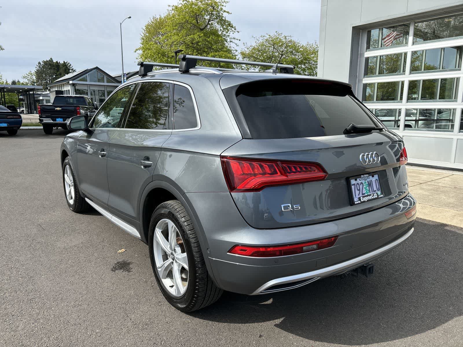 Used 2020 Audi Q5 Prestige w/ Prestige Package AWD/4WD image 3