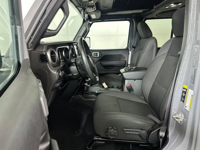 Used 2023 Jeep Wrangler Unlimited w/ Sun & Screen Package image 11