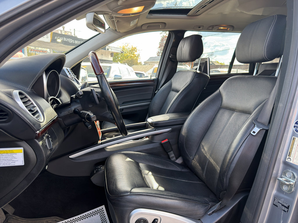Used 2012 Mercedes-Benz GL 550 4MATIC image 14