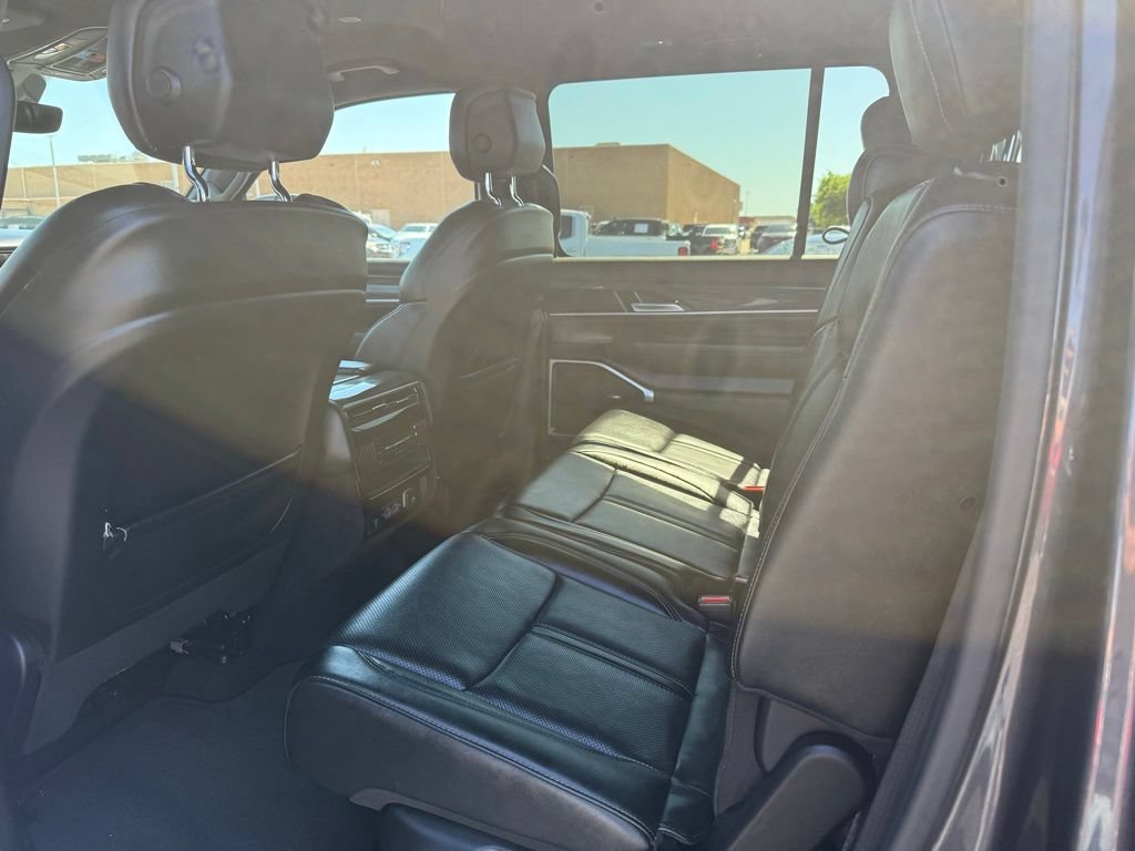 Used 2022 Jeep Wagoneer Series III RWD image 11