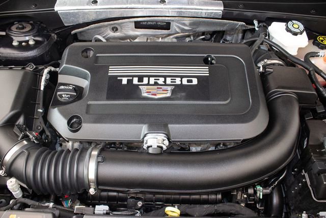 Used 2023 Cadillac XT4 Luxury w/ Cold Weather Package AWD/4WD image 3