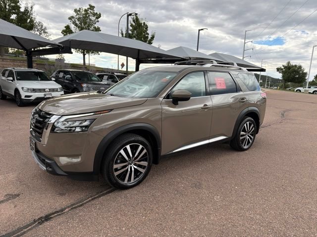 Certified 2025 Nissan Pathfinder Platinum AWD/4WD image 3