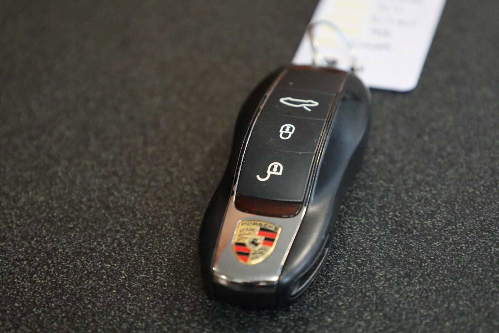 Certified 2018 Porsche 911 Carrera 4S image 39