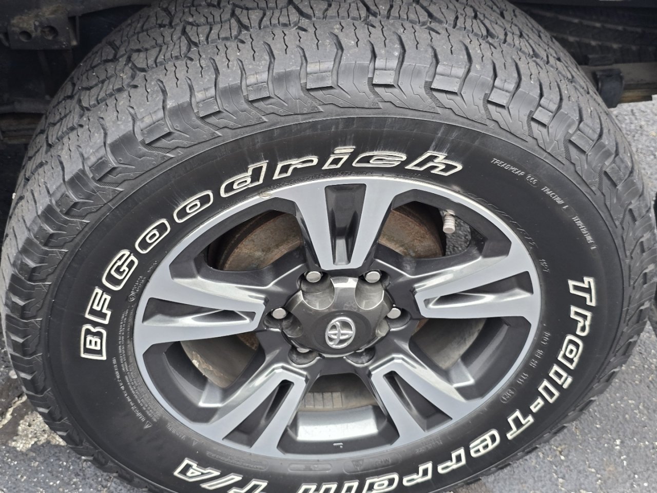 Used 2018 Toyota Tacoma TRD Sport w/ Technology Package AWD/4WD image 25