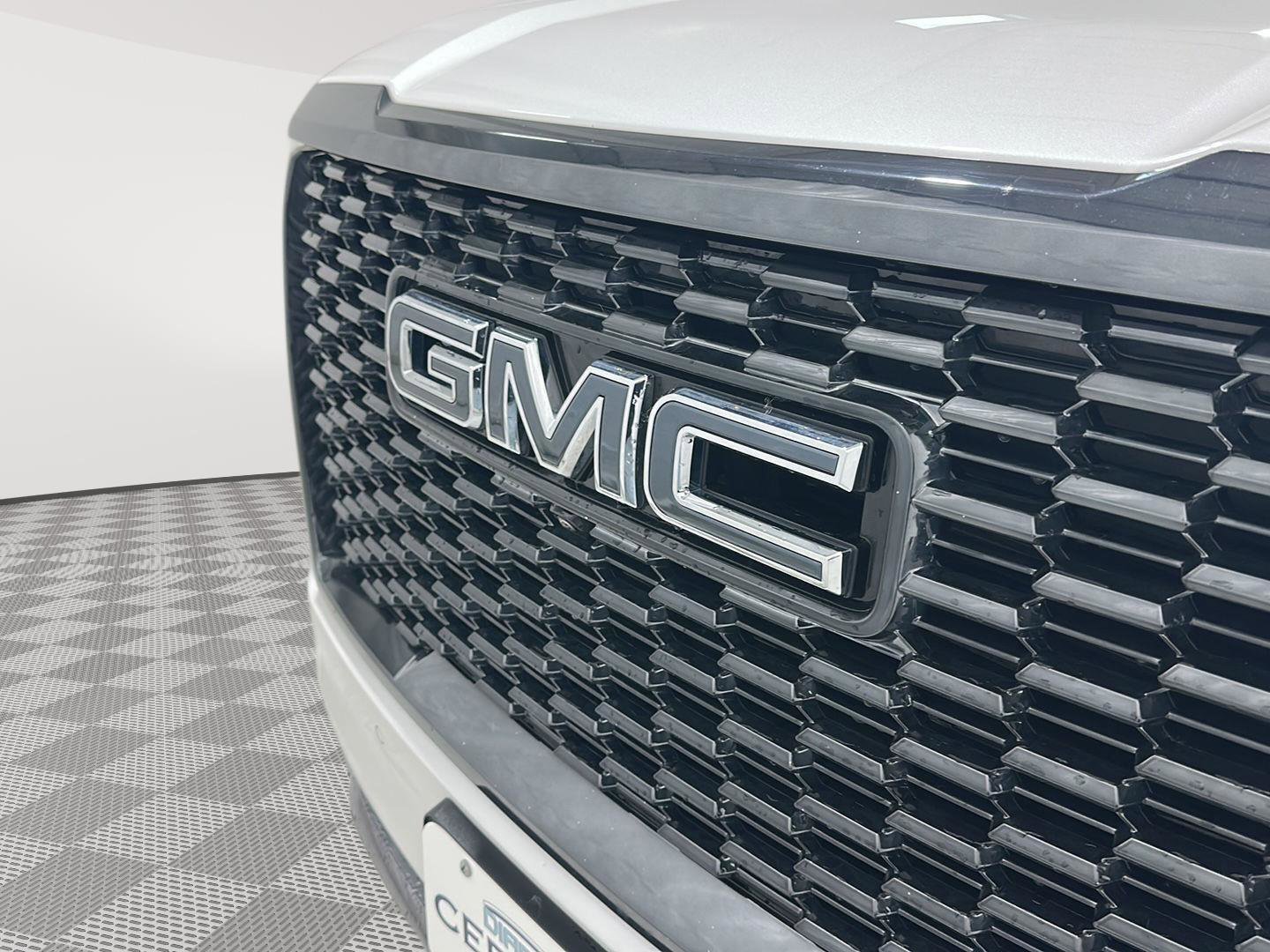 Used 2024 GMC Yukon Denali Ultimate AWD/4WD image 29
