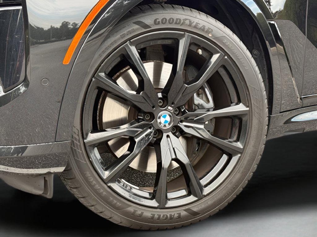 Used 2023 BMW X7 xDrive40i w/ Executive Package AWD/4WD image 9