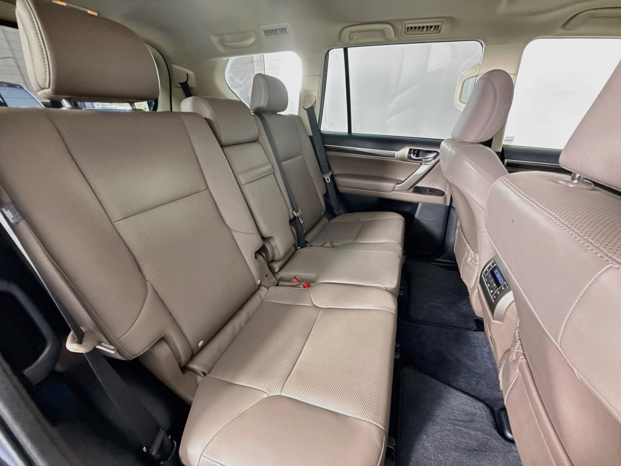 Used 2020 Lexus GX 460 Premium w/ Premium Package AWD/4WD image 26