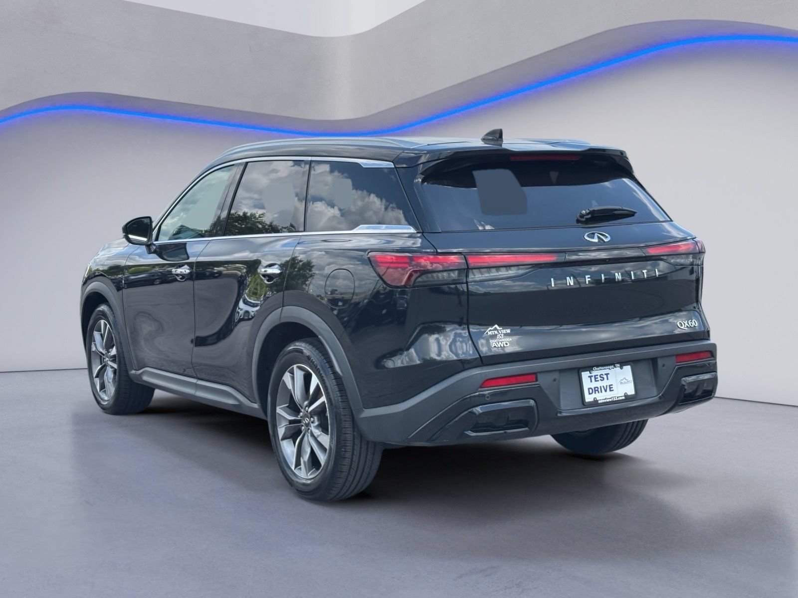Used 2023 INFINITI QX60 Luxe AWD/4WD image 3
