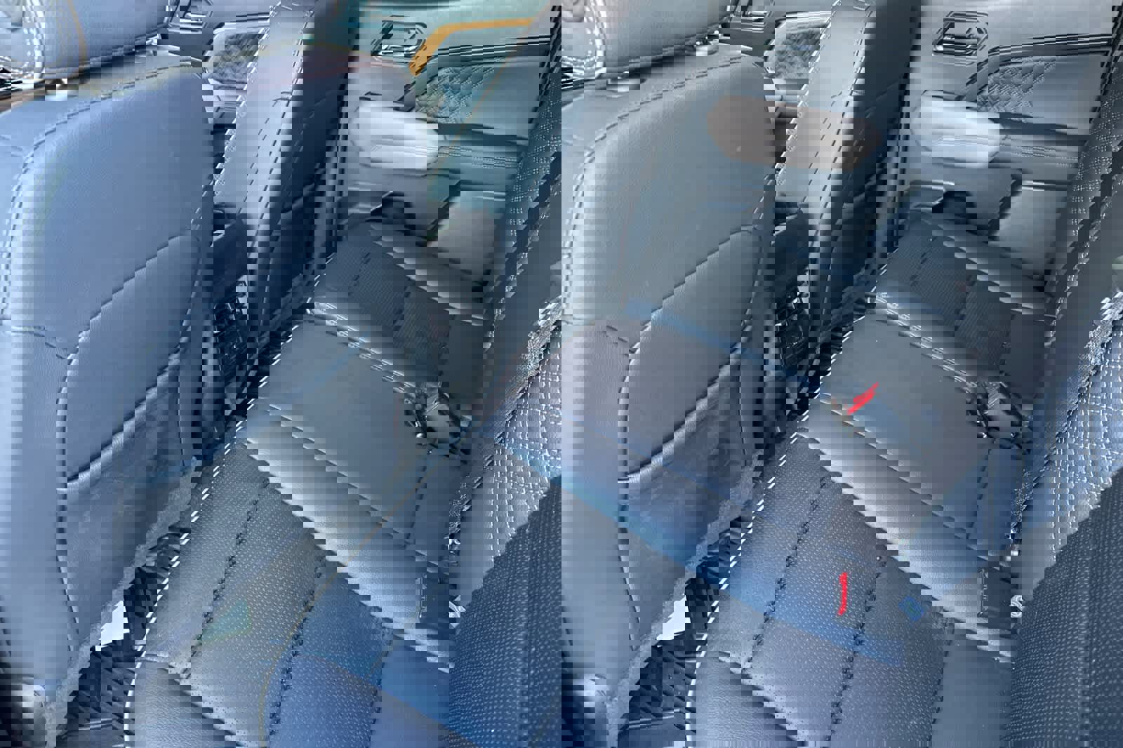 Used 2024 GMC Canyon Denali image 13