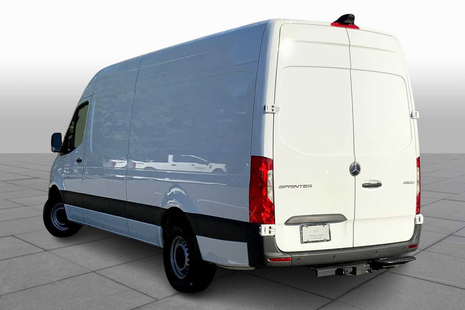Used 2025 Mercedes-Benz Sprinter 2500 image 16