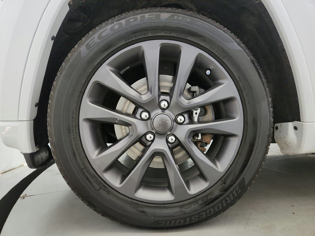 Used 2021 Jeep Grand Cherokee Overland AWD/4WD image 42