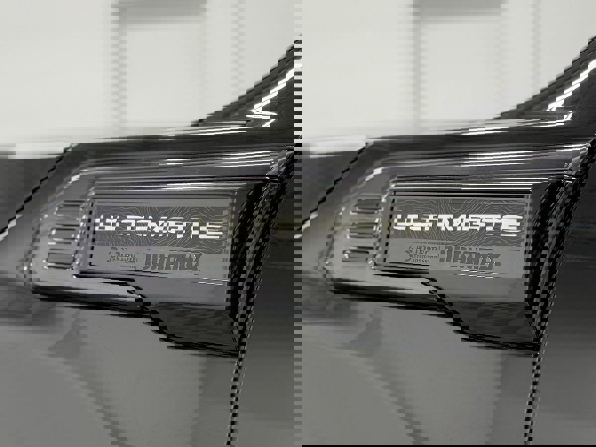 Used 2024 GMC Sierra 2500 Denali Ultimate image 9