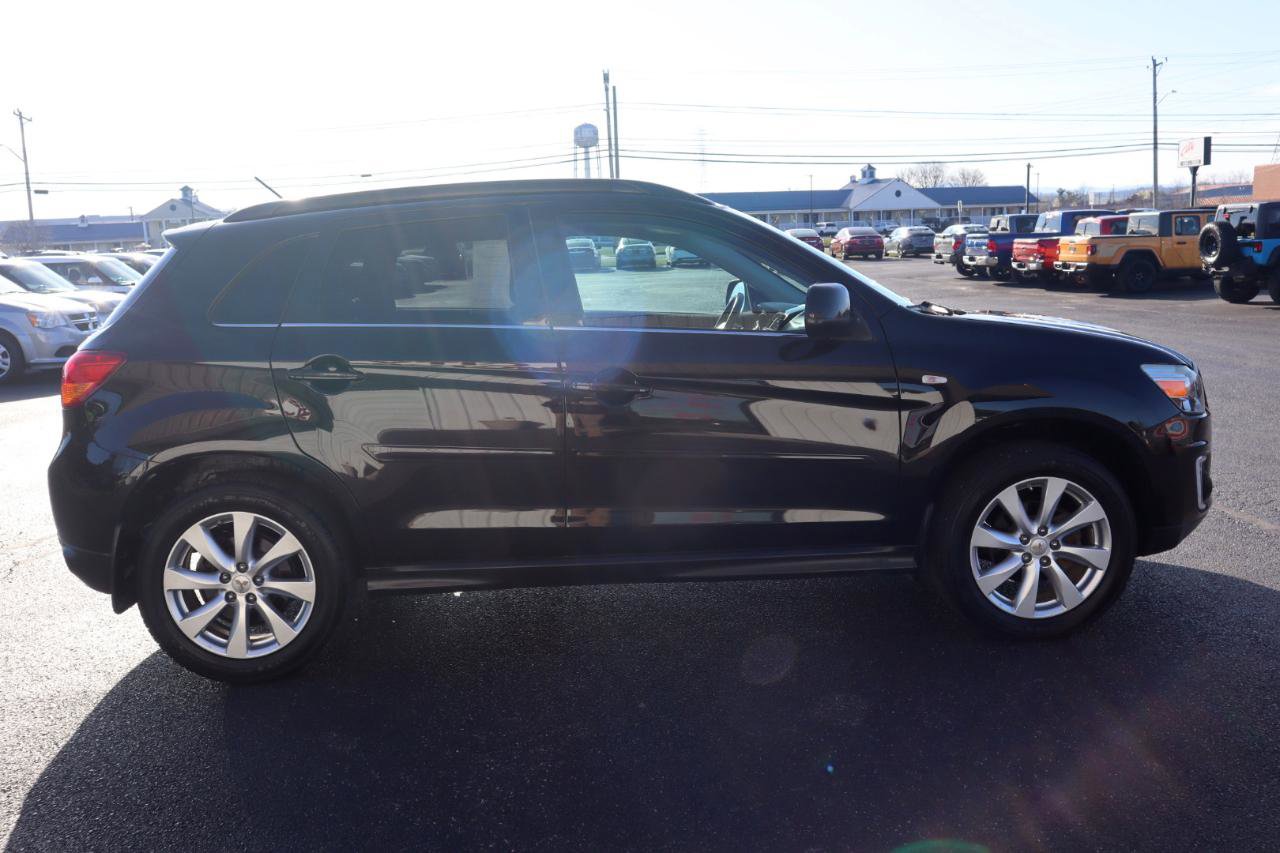 Used 2015 Mitsubishi Outlander Sport SE image 6