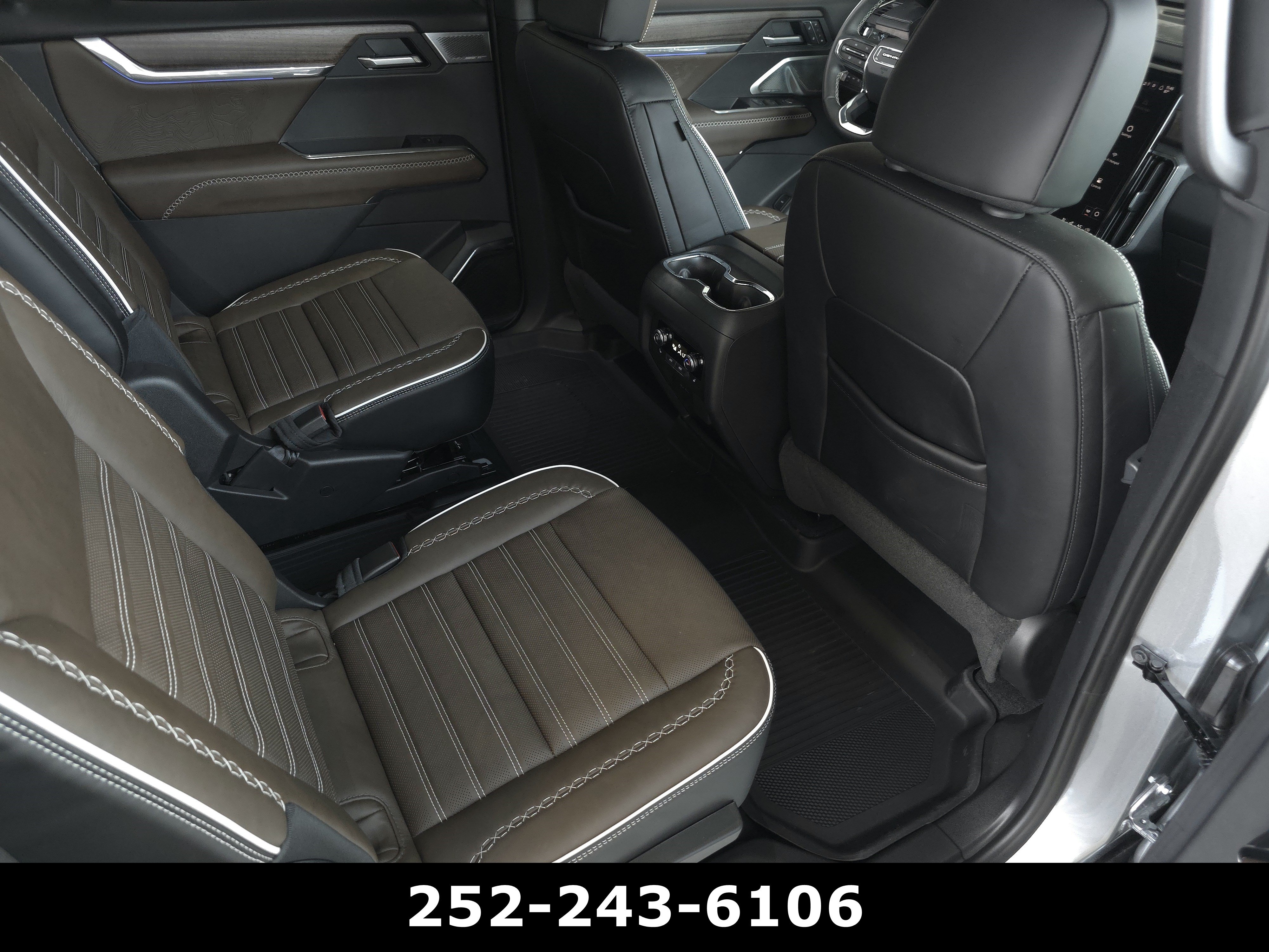 Used 2026 GMC Acadia Denali Ultimate w/ LPO, Floor Liner Package AWD/4WD image 39
