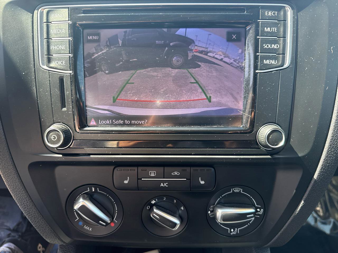 Used 2017 Volkswagen Jetta SE image 20