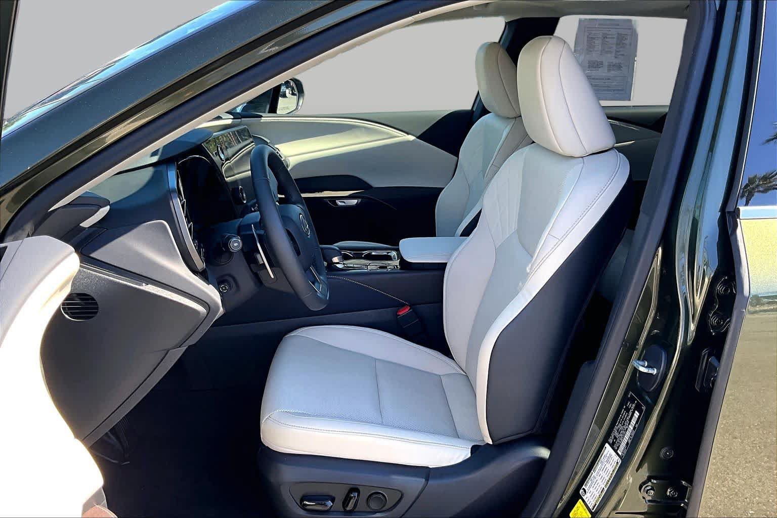 Certified 2024 Lexus RX 350 FWD w/ Technology Package image 7