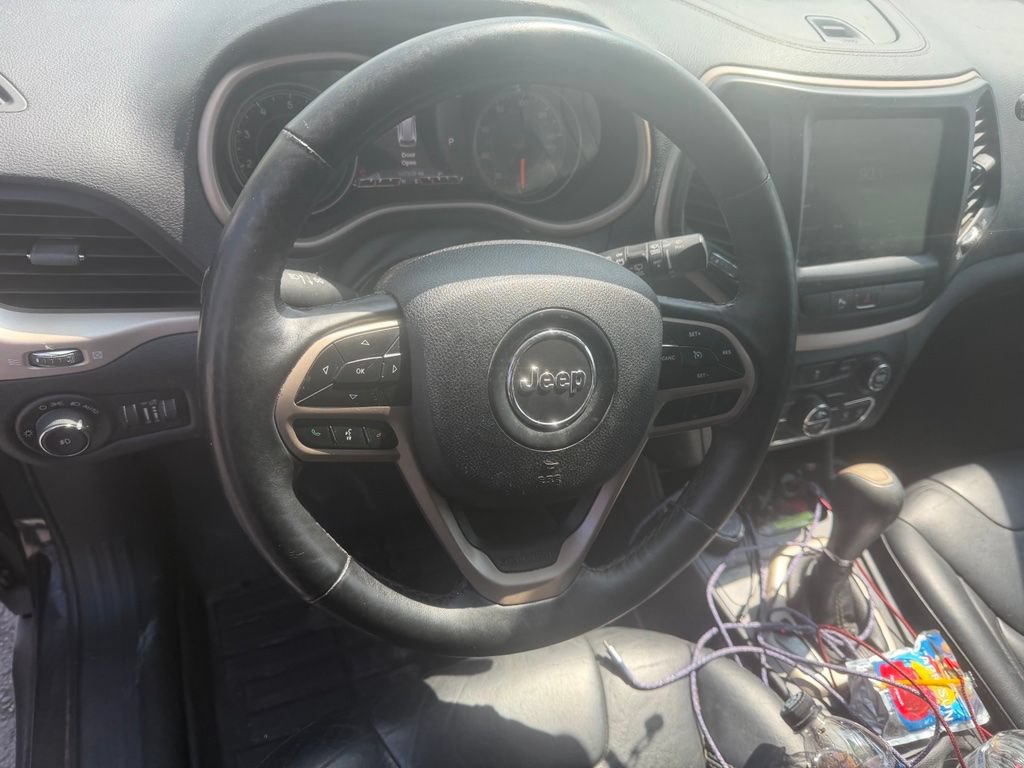 Used 2017 Jeep Cherokee Limited AWD/4WD image 8