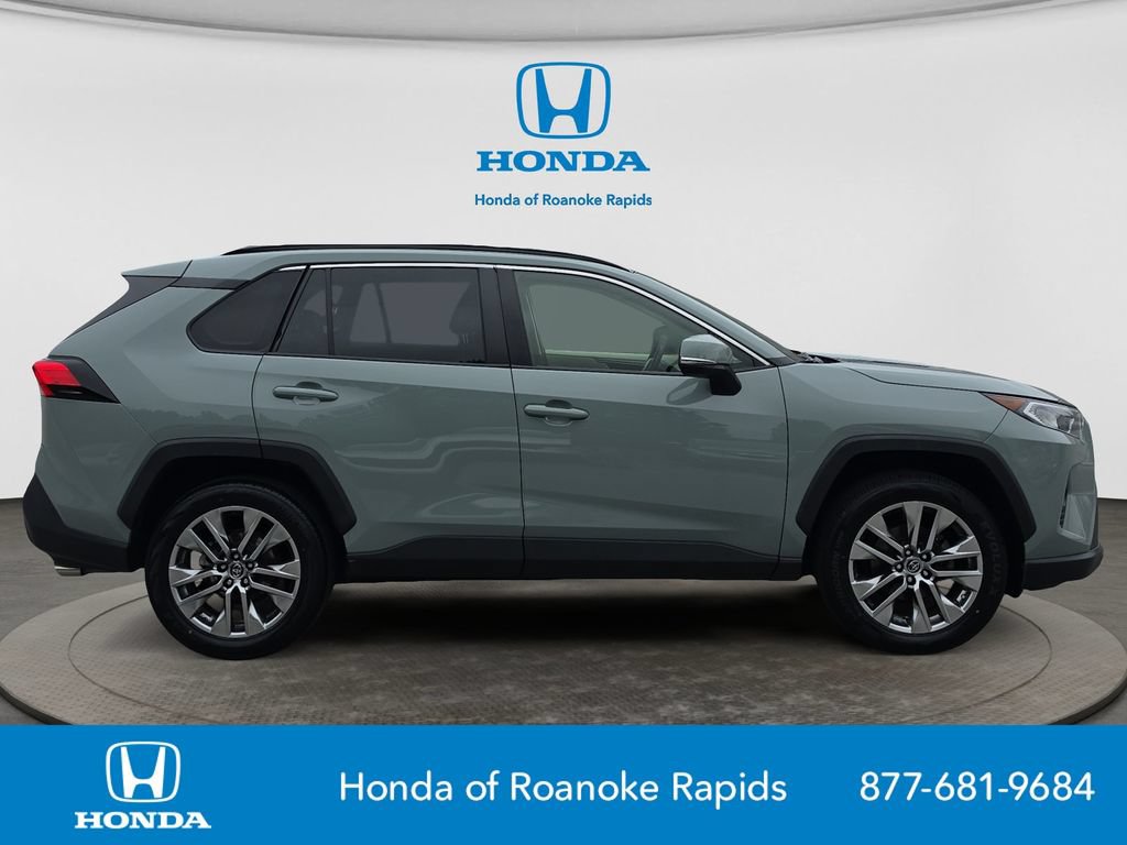 Used 2019 Toyota RAV4 XLE Premium FWD image 6