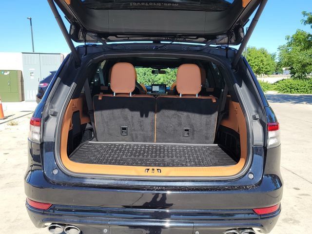 Certified 2024 Lincoln Aviator Black Label w/ Jet Package AWD/4WD image 13