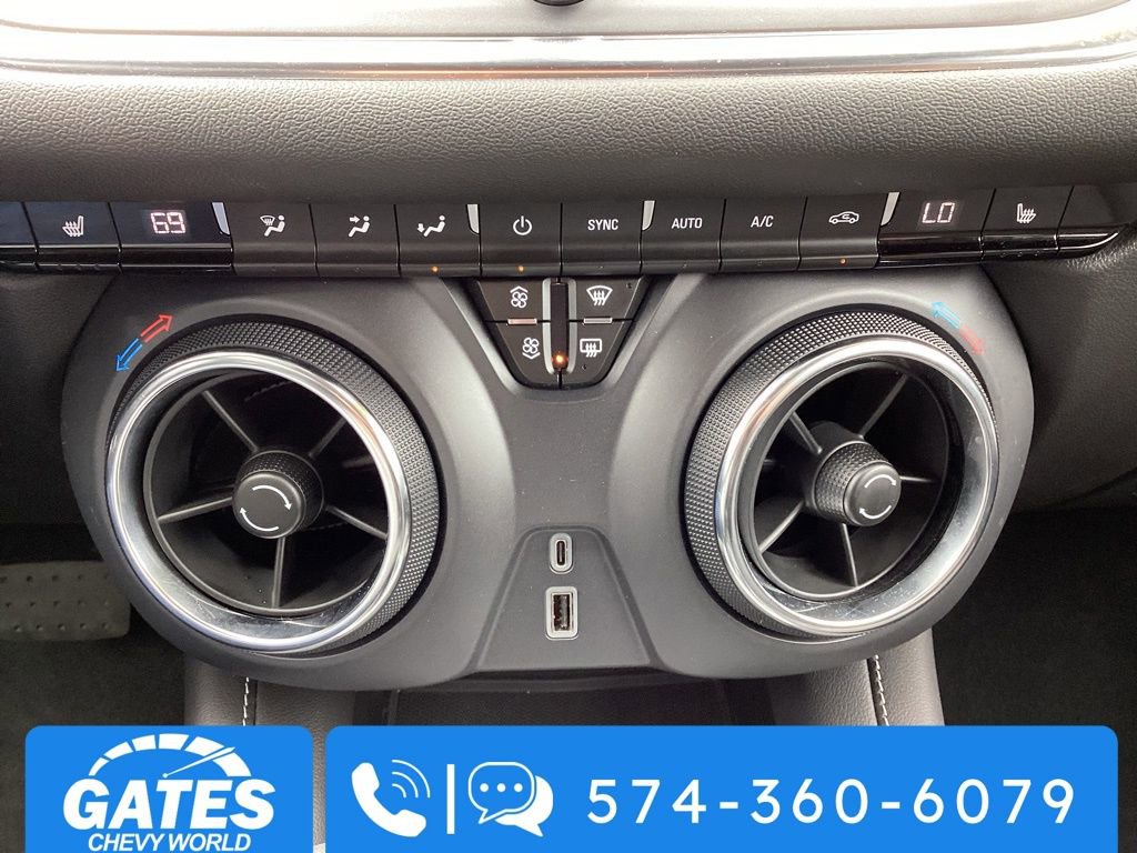 Used 2025 Chevrolet Blazer LT AWD/4WD image 19