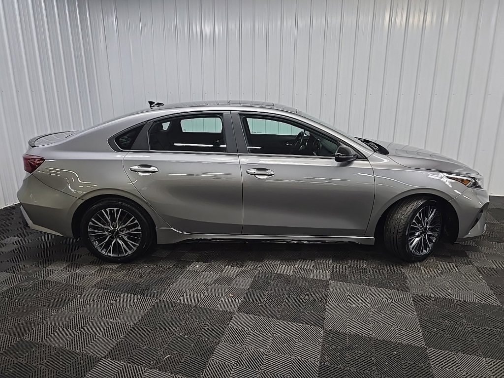 Used 2024 Kia Forte GT-Line w/ GT-Line Premium Package FWD image 2