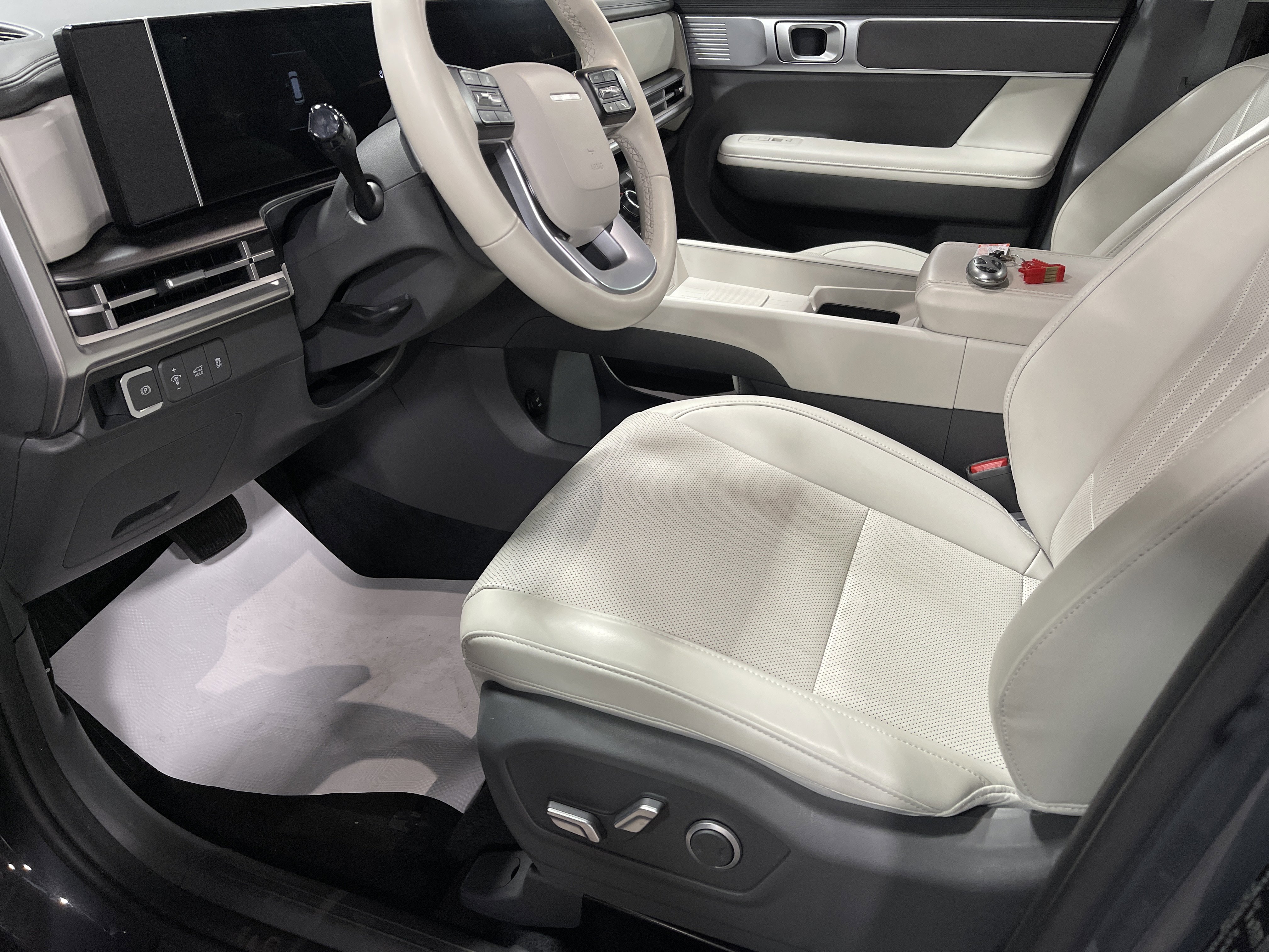 Used 2025 Hyundai Santa Fe SEL image 9