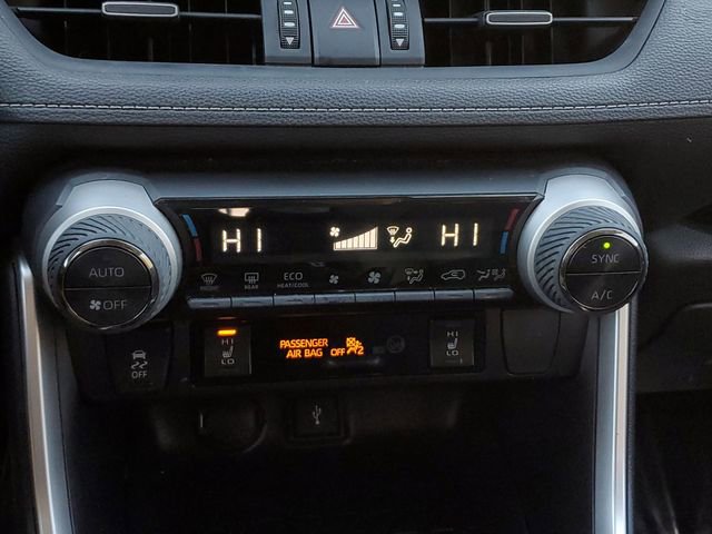 Used 2022 Toyota RAV4 XLE Premium image 30