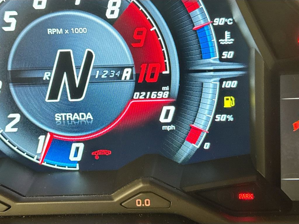 Used 2018 Lamborghini Aventador S image 12