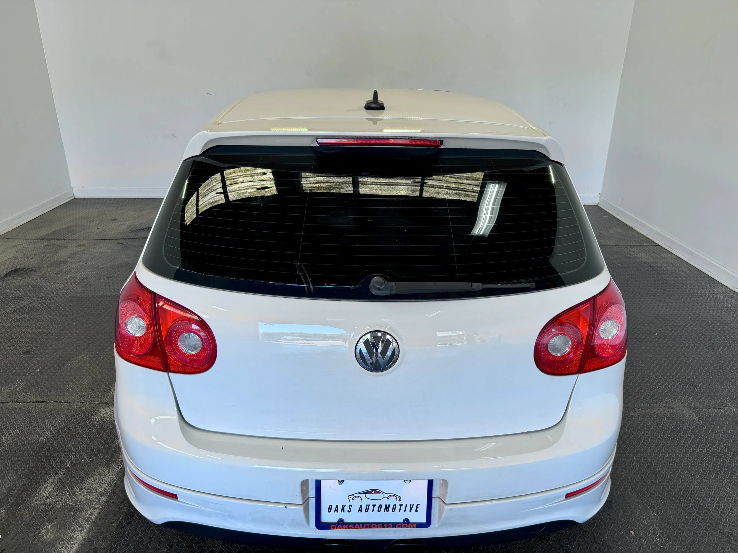 Used 2008 Volkswagen R32 AWD/4WD image 6