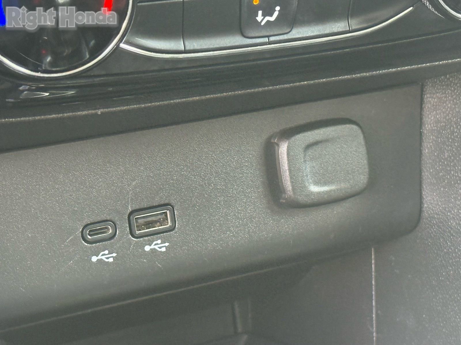 Used 2024 Buick Encore GX Sport Touring image 23