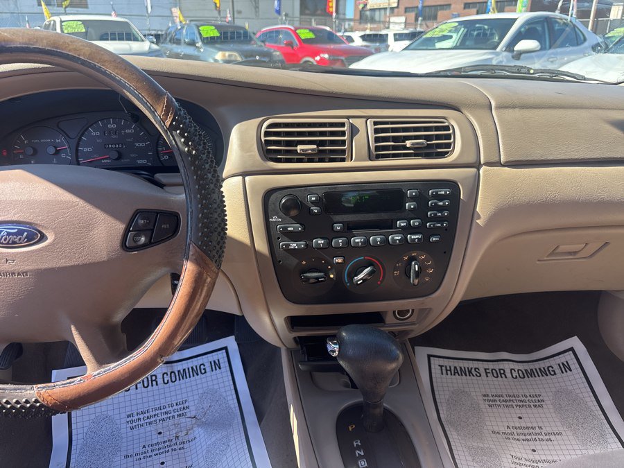 Used 2003 Ford Taurus SE FWD image 16