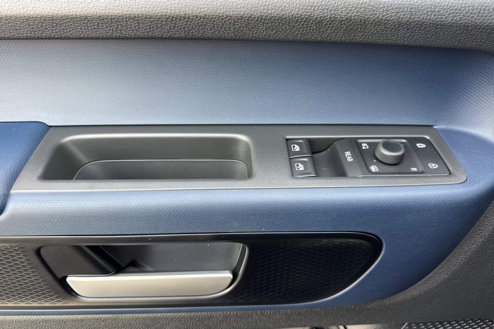 New 2025 Volkswagen ID. Buzz Pro S Plus image 9