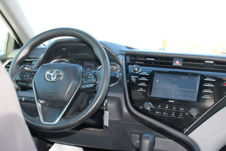 Used 2020 Toyota Camry LE image 22