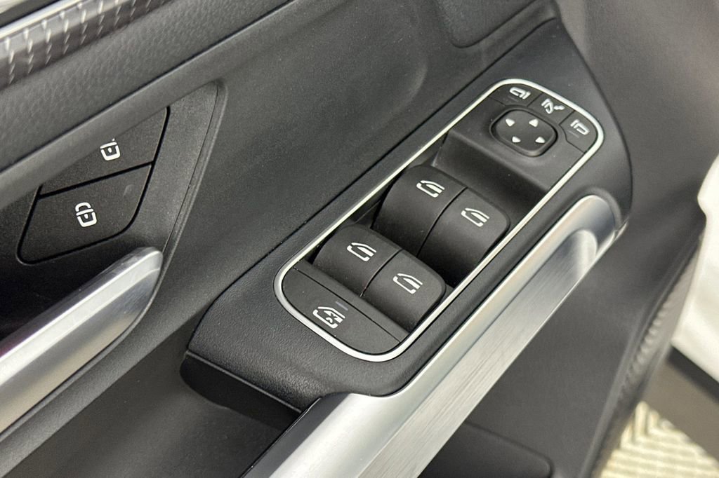 Certified 2023 Mercedes-Benz EQB 300 4MATIC image 15