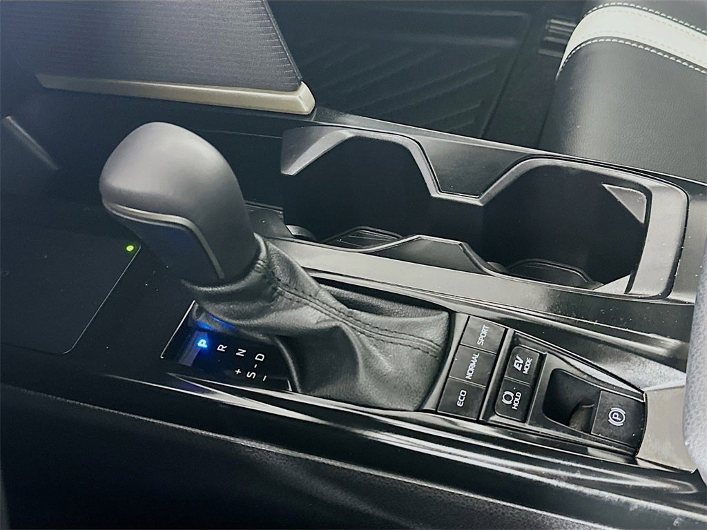 Used 2025 Toyota Camry SE image 16