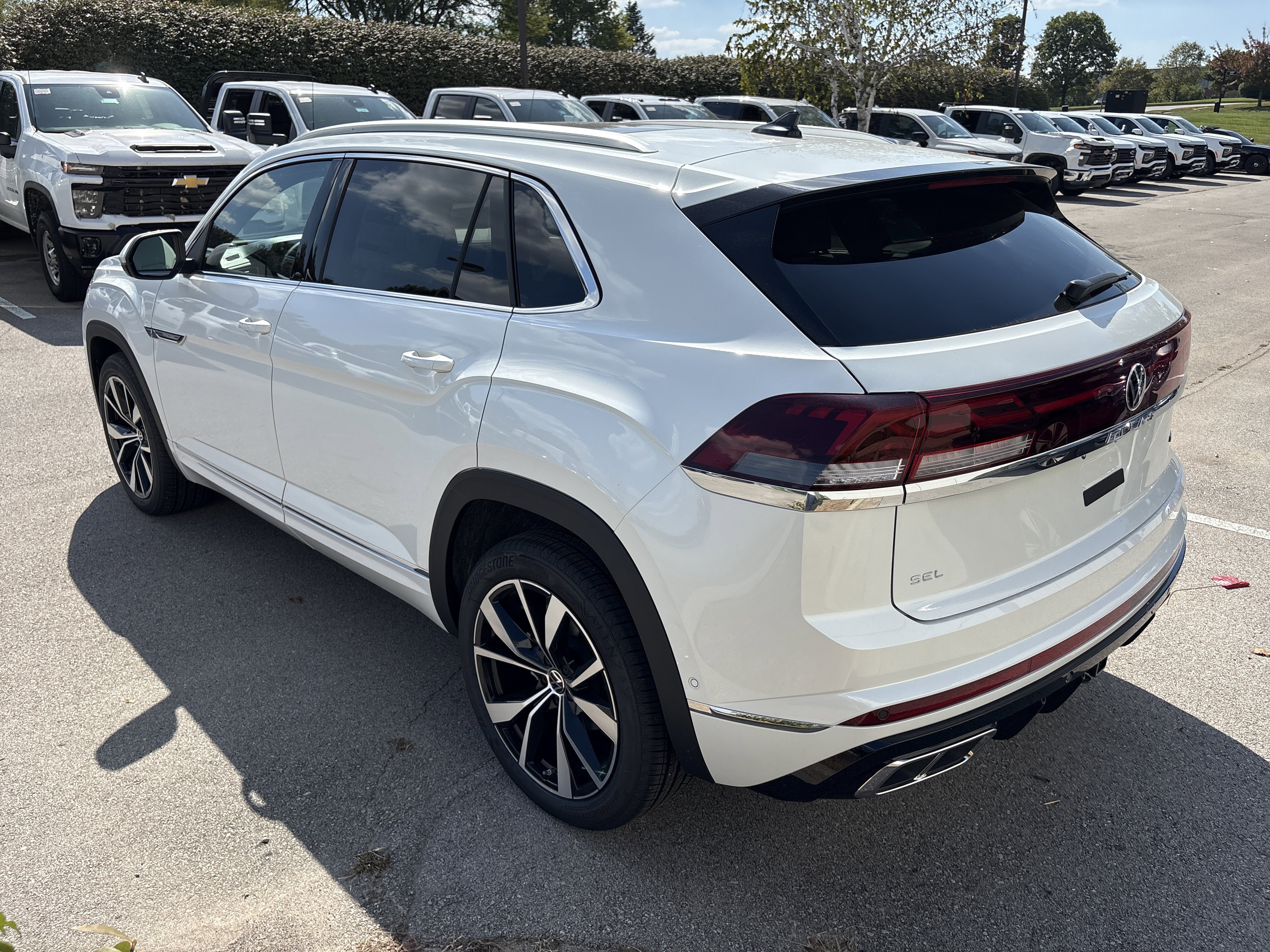 New 2026 Volkswagen Atlas Cross Sport SEL Premium R-Line image 5