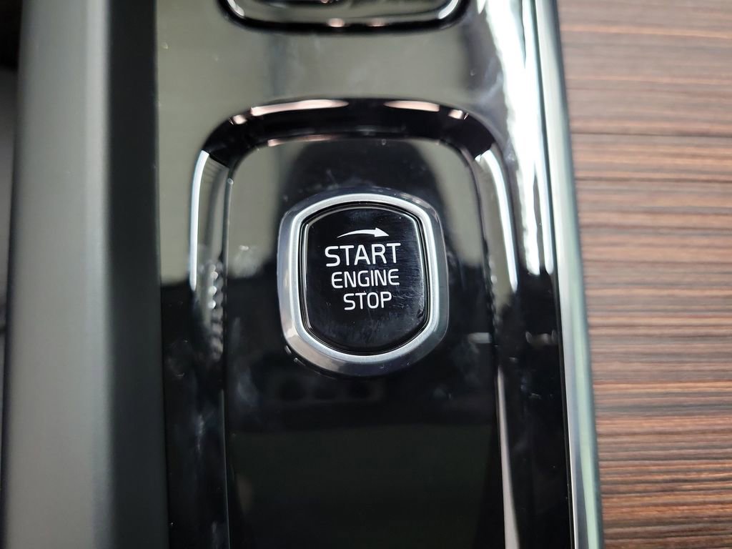 New 2026 Volvo V60 B5 Cross Country Plus w/ Protection Package Premier image 31