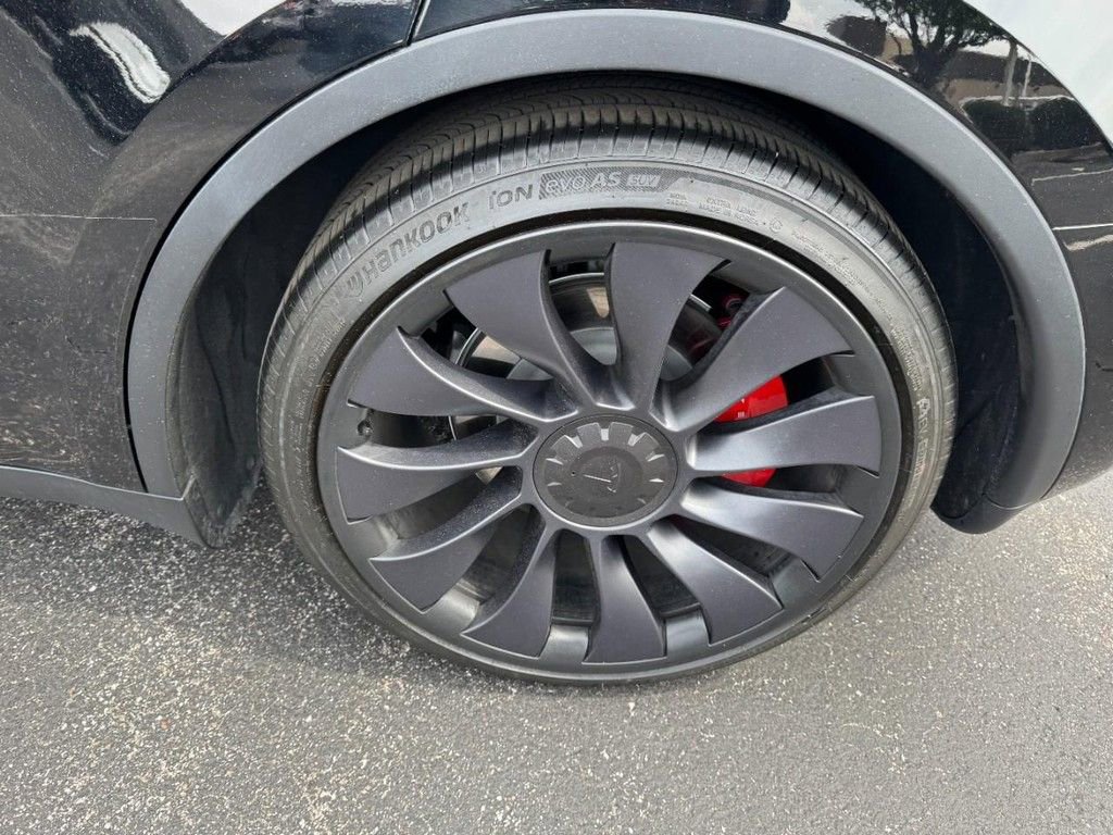 Used 2024 Tesla Model Y Performance image 7
