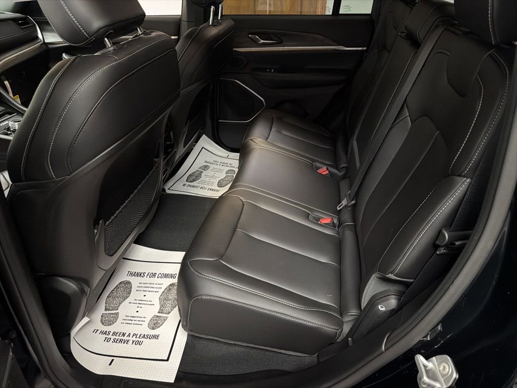 New 2026 Jeep Grand Cherokee Limited w/ Trailer Tow Package image 10