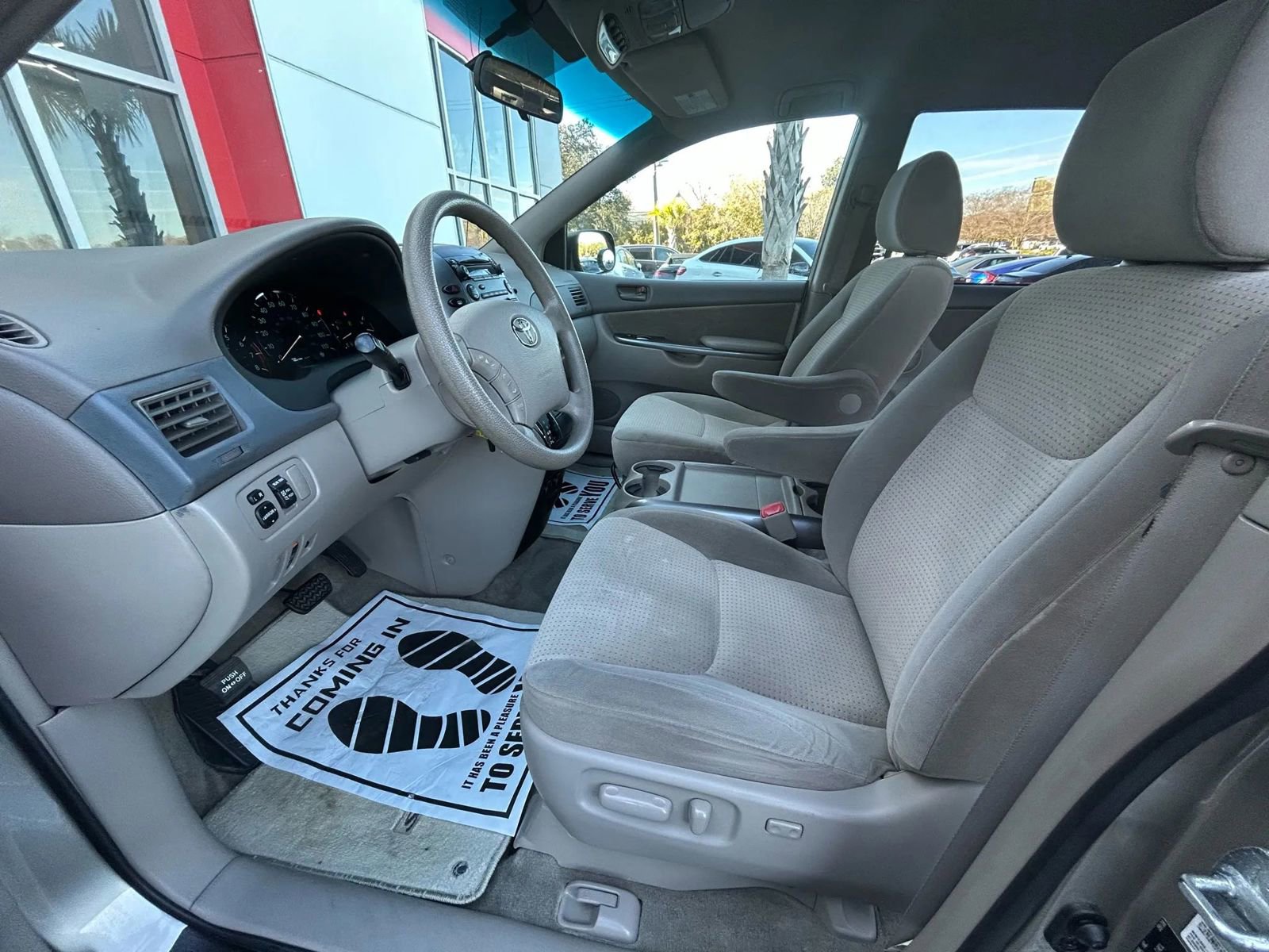 Used 2009 Toyota Sienna LE image 10