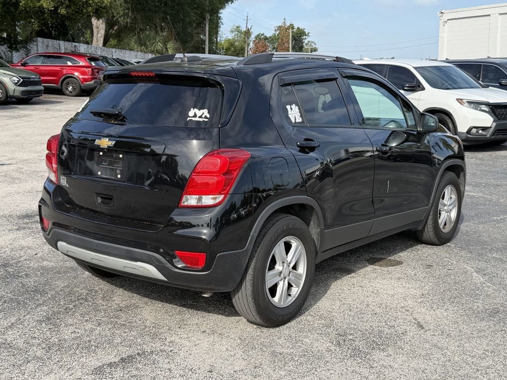 Used 2022 Chevrolet Trax LT w/ LT Convenience Package FWD image 5