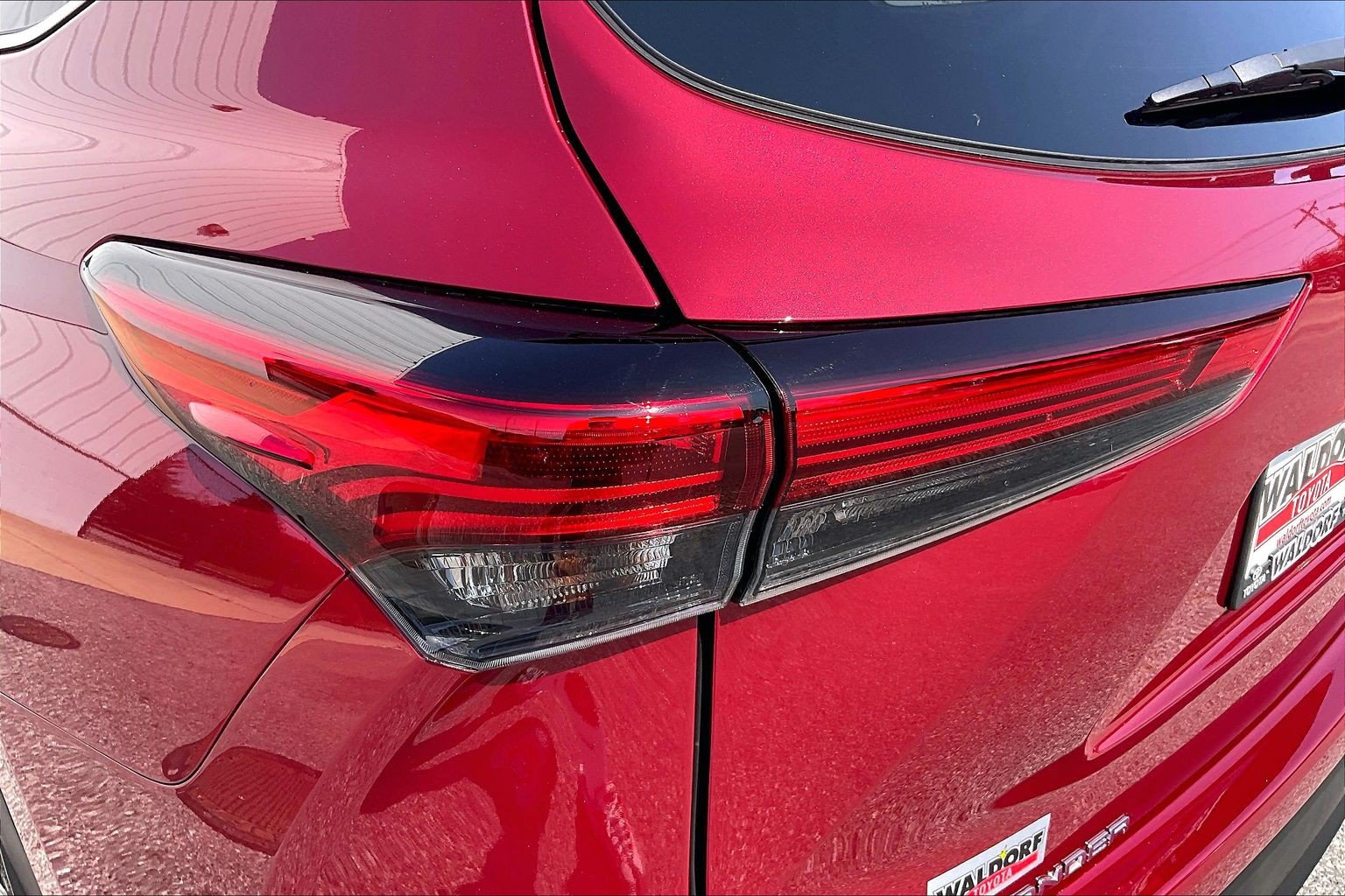 Used 2021 Toyota Highlander XLE AWD/4WD image 35