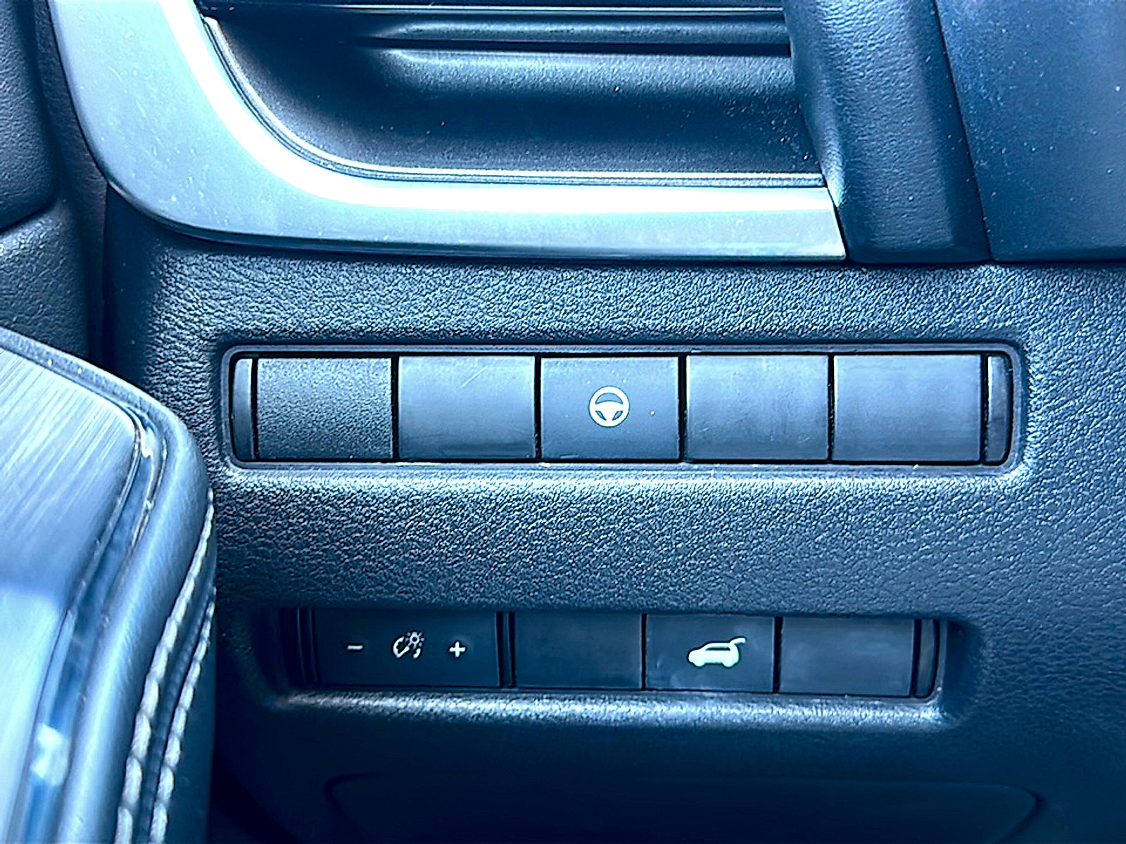 Used 2021 Nissan Rogue SV w/ Premium Package image 36